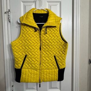 600 West Yellow and Black Puffer Jacket size Large